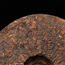 清朝云南普洱茶砖亿兆丰号古董级牛皮普洱茶饼熟茶饼牛布纸包1000