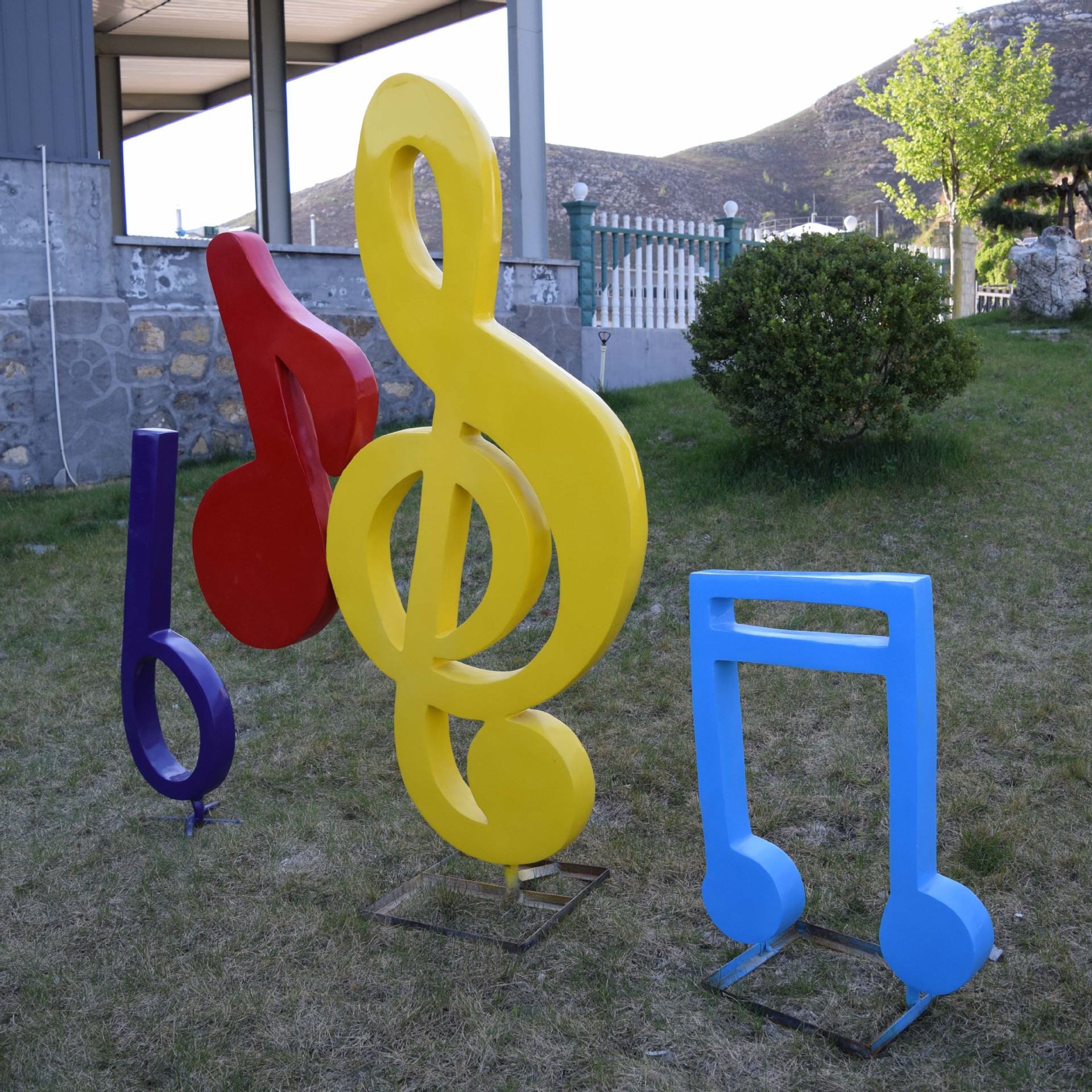 定制玻璃钢卡通音符雕塑户外创意字母彩绘音乐主题音符美陈摆件品