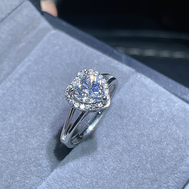 1克拉心形莫桑钻女戒 gra证书 黑卡腰码 925银镀白金 一件代发