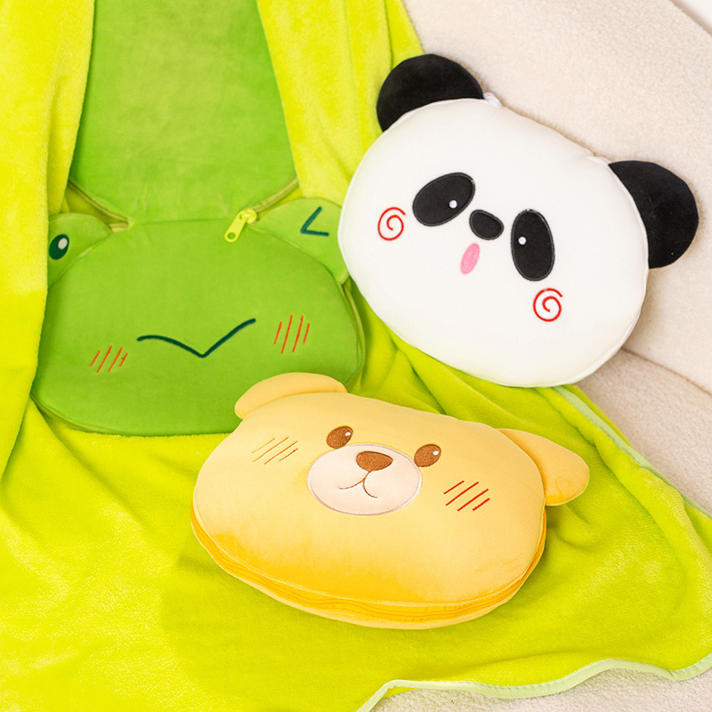呆萌动物熊猫猪青蛙抱枕毯办公室午睡空调毯子汽车午休收纳小毛毯