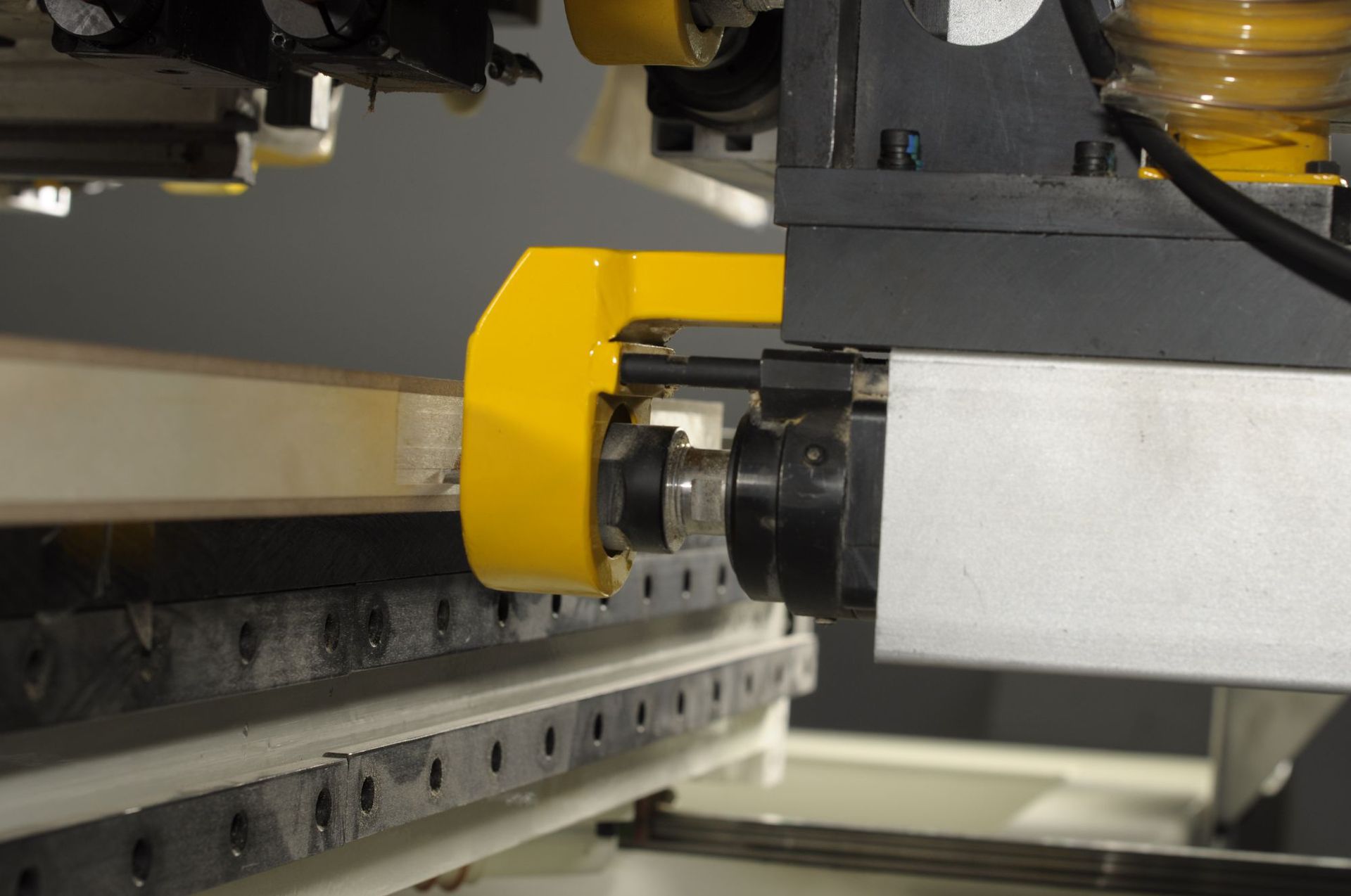 木门锁孔机 锁孔完成只需60秒 舒平数控木门设备