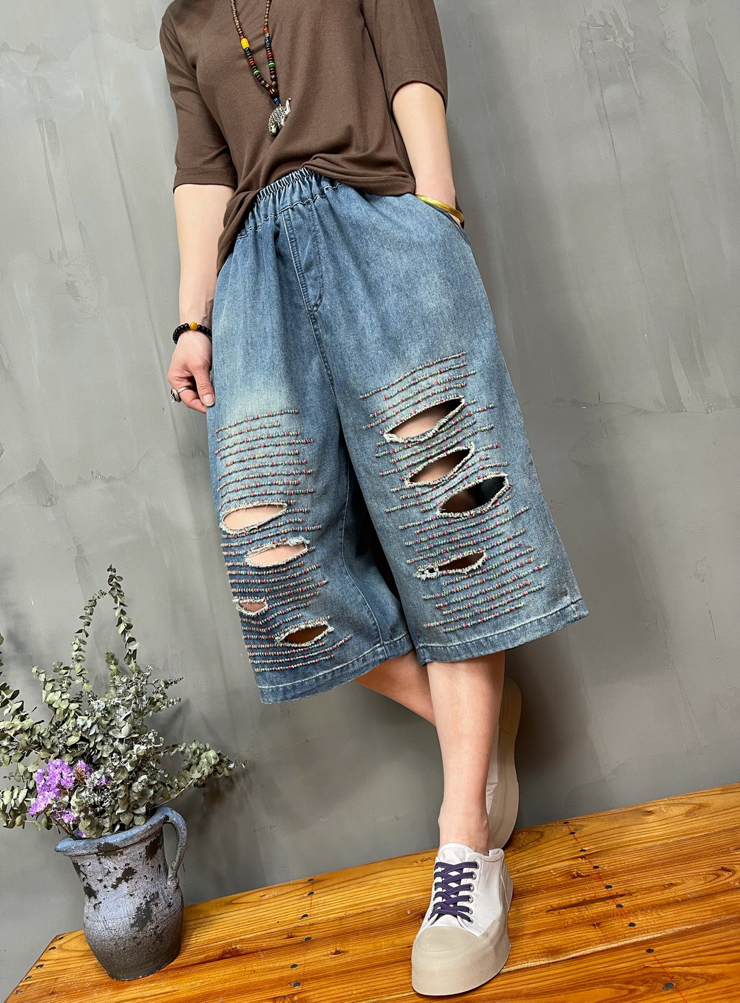 2022夏季新款破洞牛仔裤韩版刺绣松紧腰宽松大码显瘦七分老爹裤