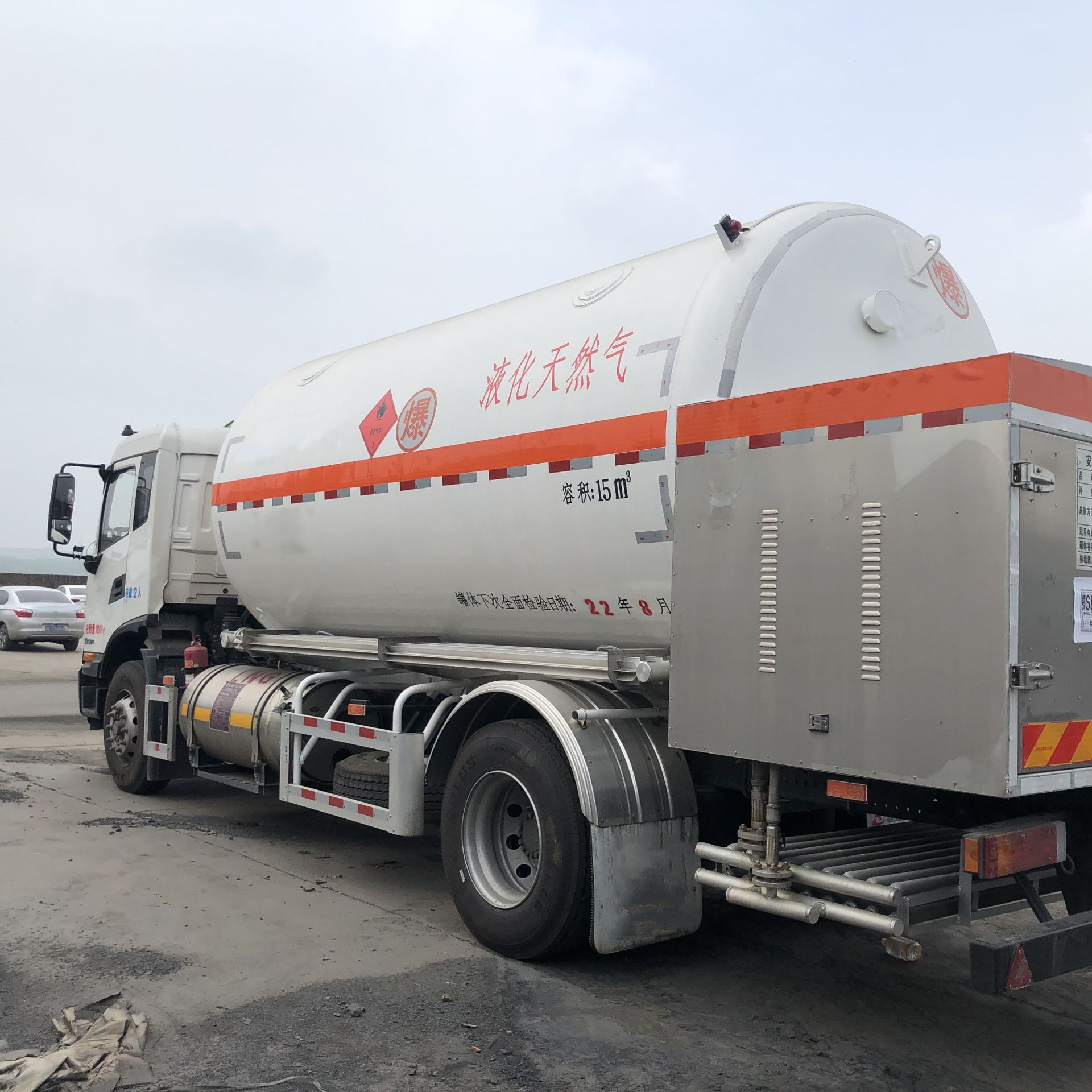 泰安市宁阳自增压15立方lng加气液化天然气流动加气车可教学