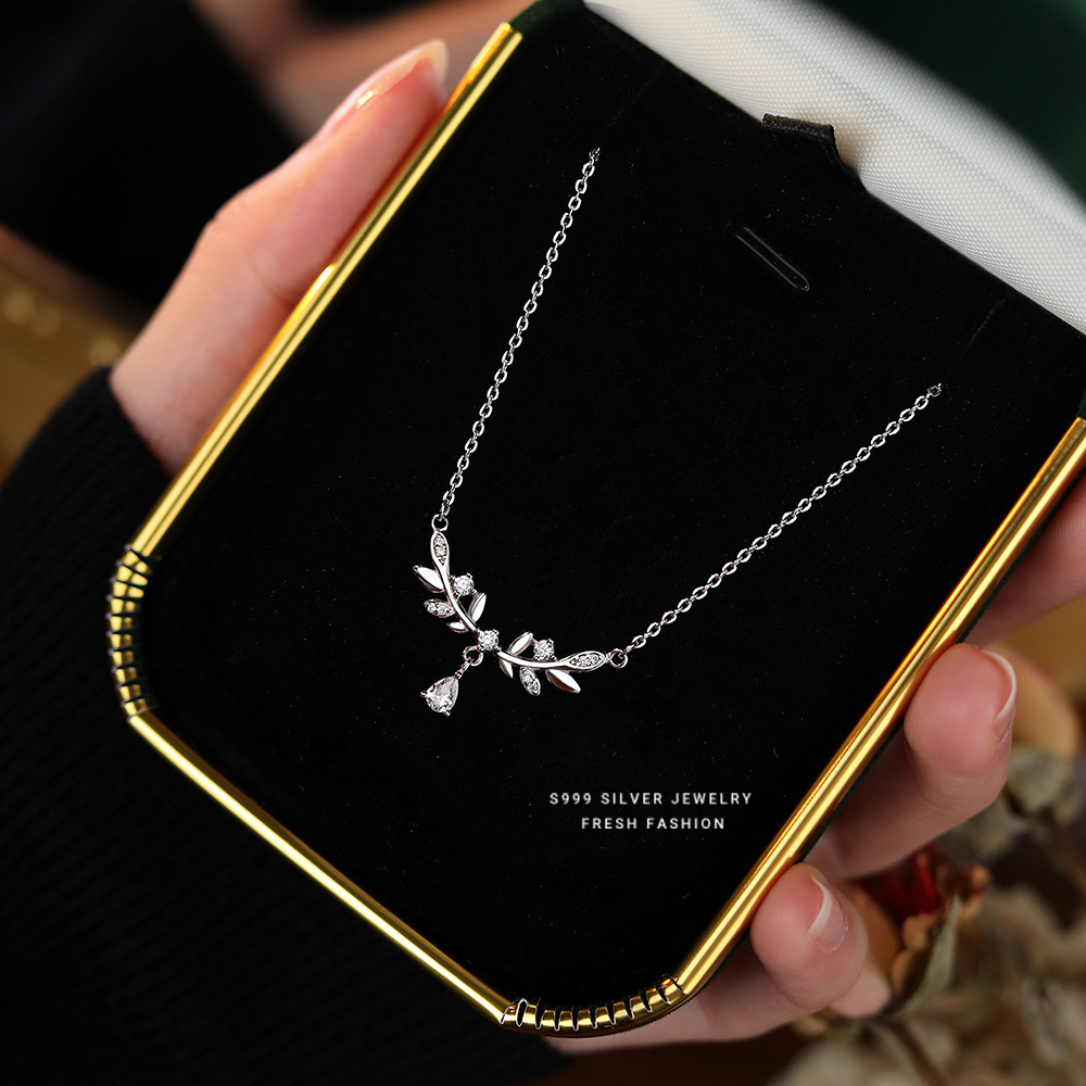 s999 pure silver light luxury laurel goddess necklace female niche temperament high-grade zircon lucky flower clavicle chain wholesale