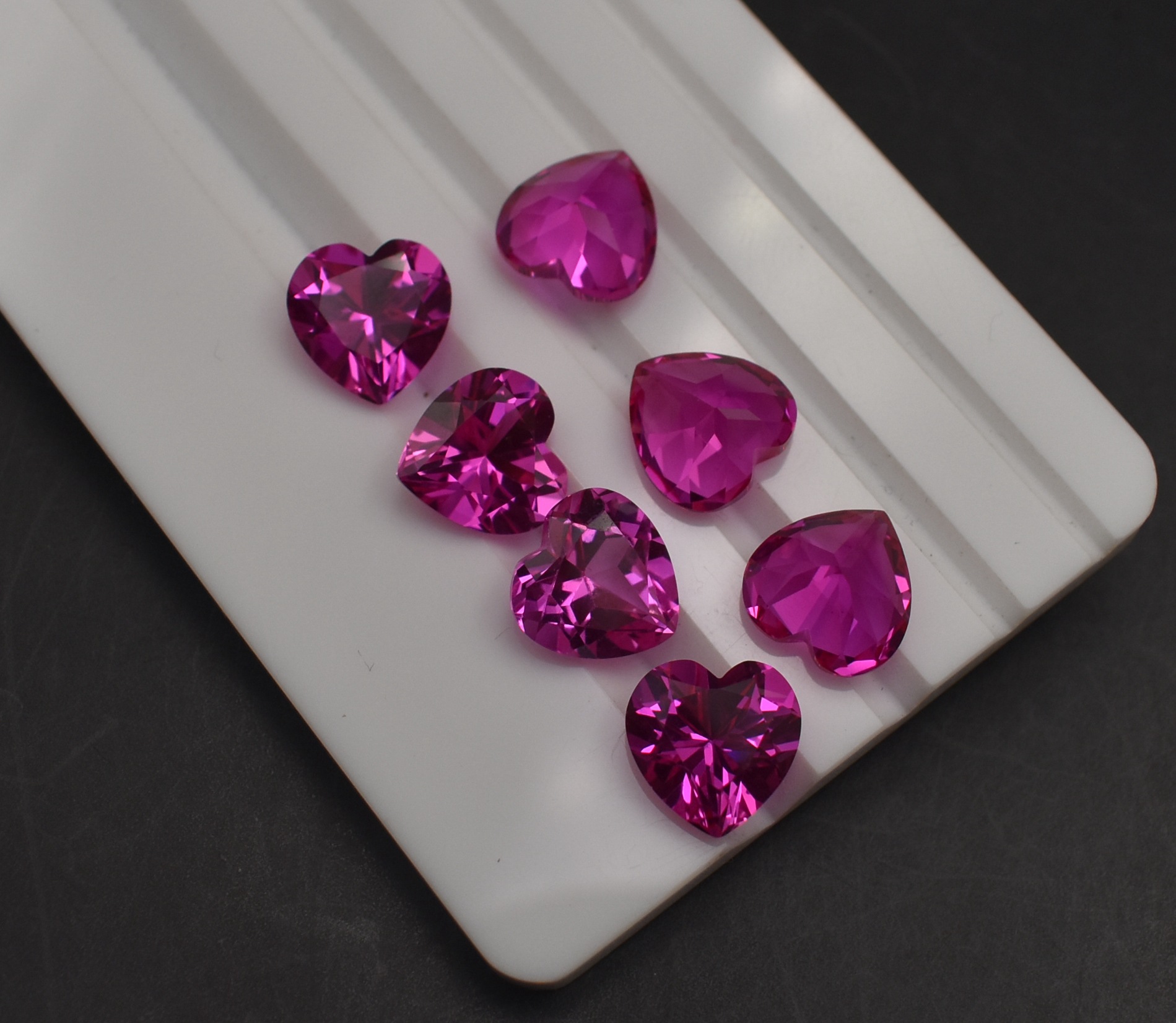 3号红心形宝石裸石 浅玫红刚玉爱心形 人造合成刚玉裸石