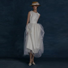 轻婚纱2024夏季新款法式白色设计感小众简约复古新娘登记出门轻纱