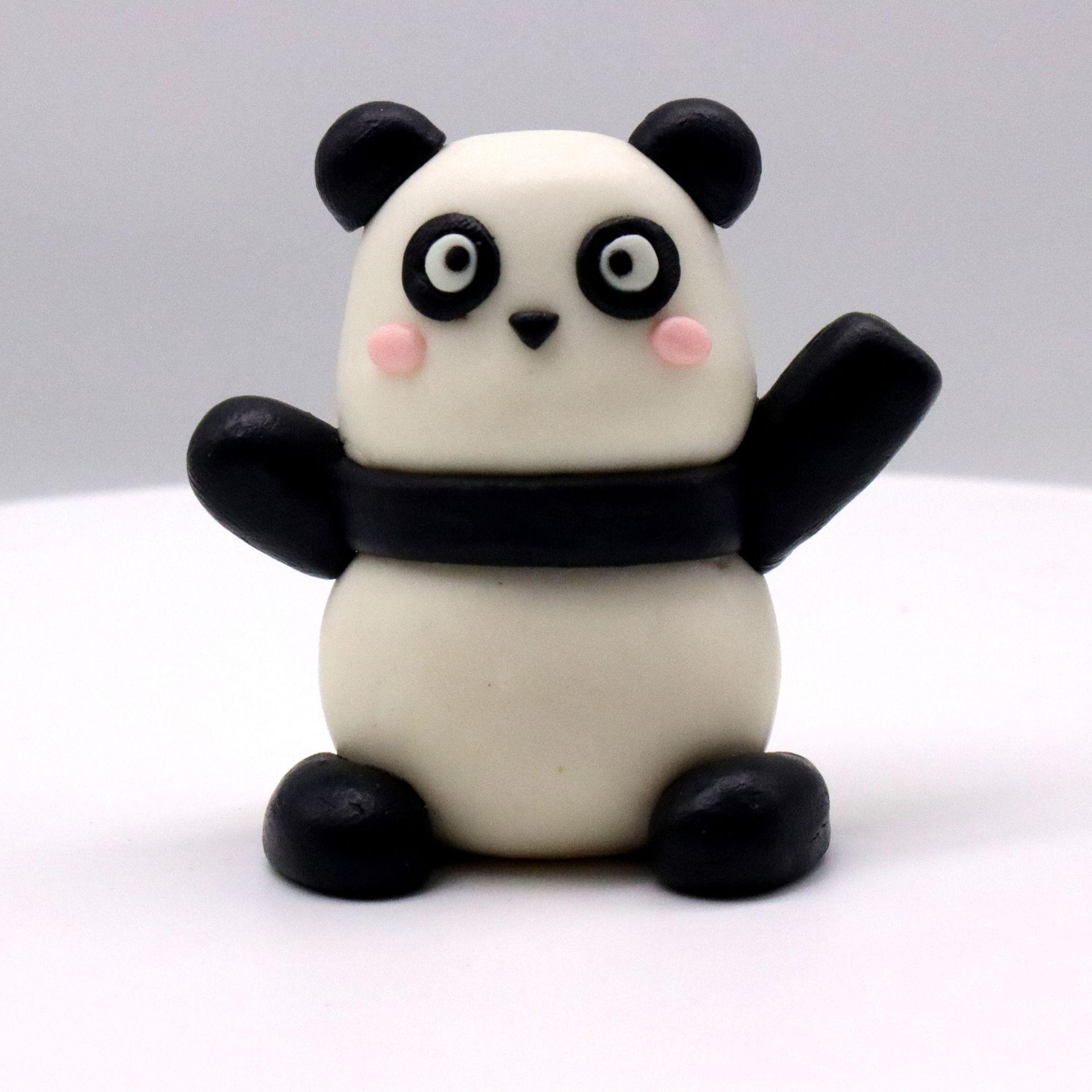 2022新款软陶蛋糕装饰 卡通熊猫纪念品 纯手工工艺品公仔摆件批发