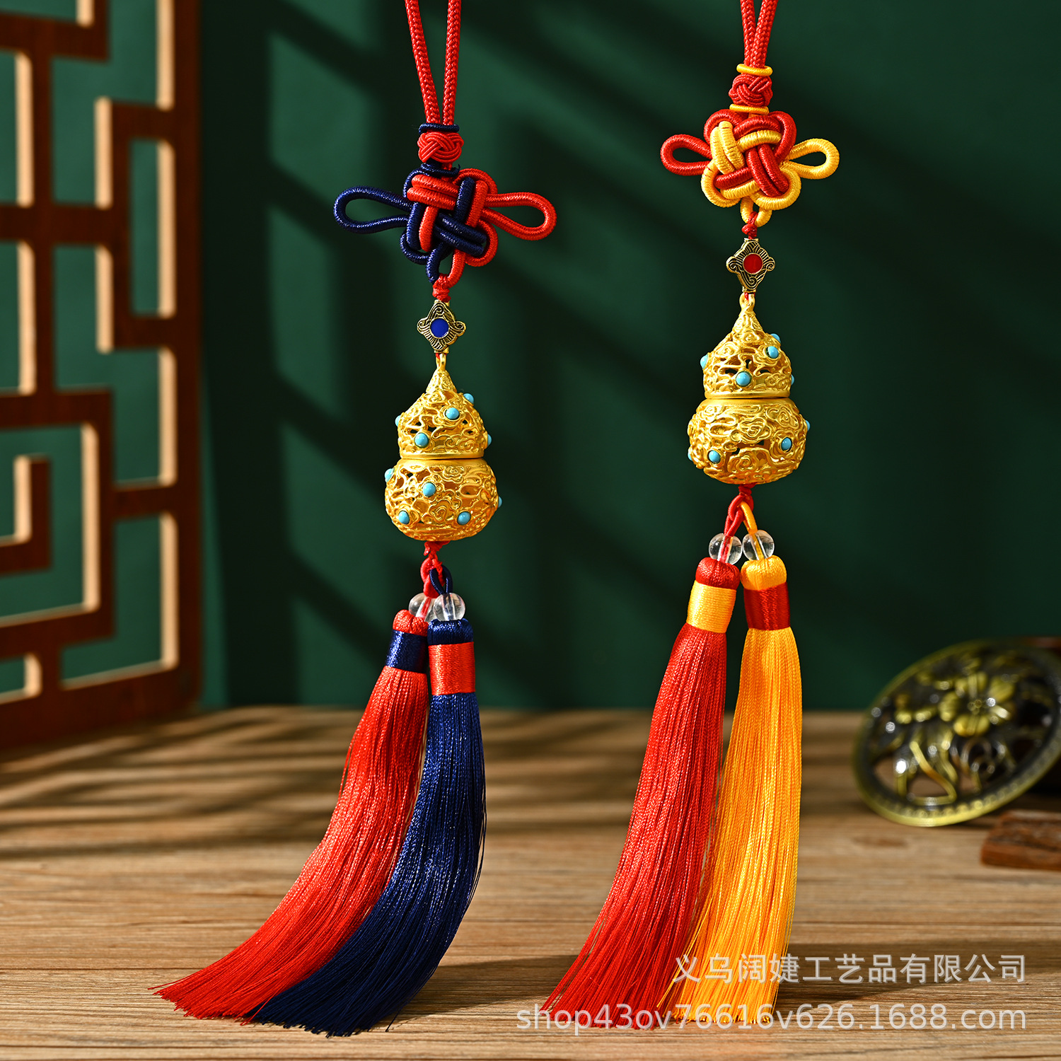 retro hollow gourd automobile hanging ornament car interior ornaments pendant safe double tassel pendant pendant factory wholesale