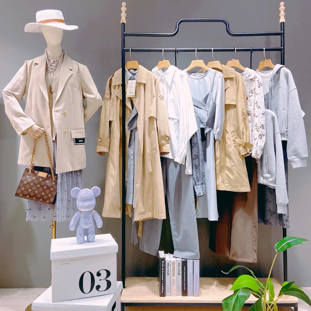 2022春夏款艺素国际 香港高端品牌折扣女装尾货批发专柜清仓货源