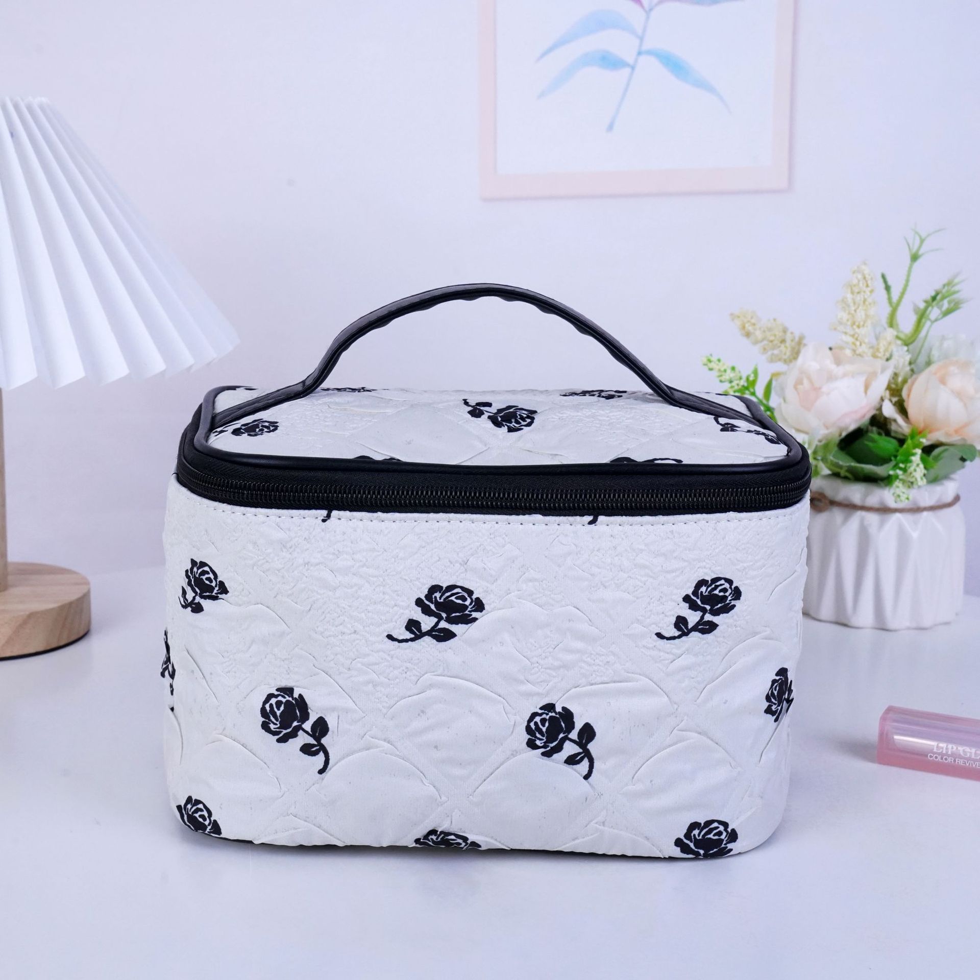 2023 New Net Red Cosmetic Bag Wholesale Portable Large Capacity Travel Storage Bag Refreshing Stylish Portable Toiletry Bag