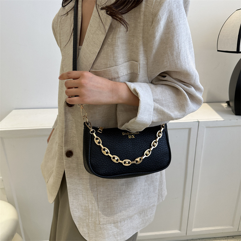 Simple Sense Western Style Leisure Small Bag 2023 New Women's Bag Summer Popular Shoulder Underarm Bag Hand Carrying Small Square Bag