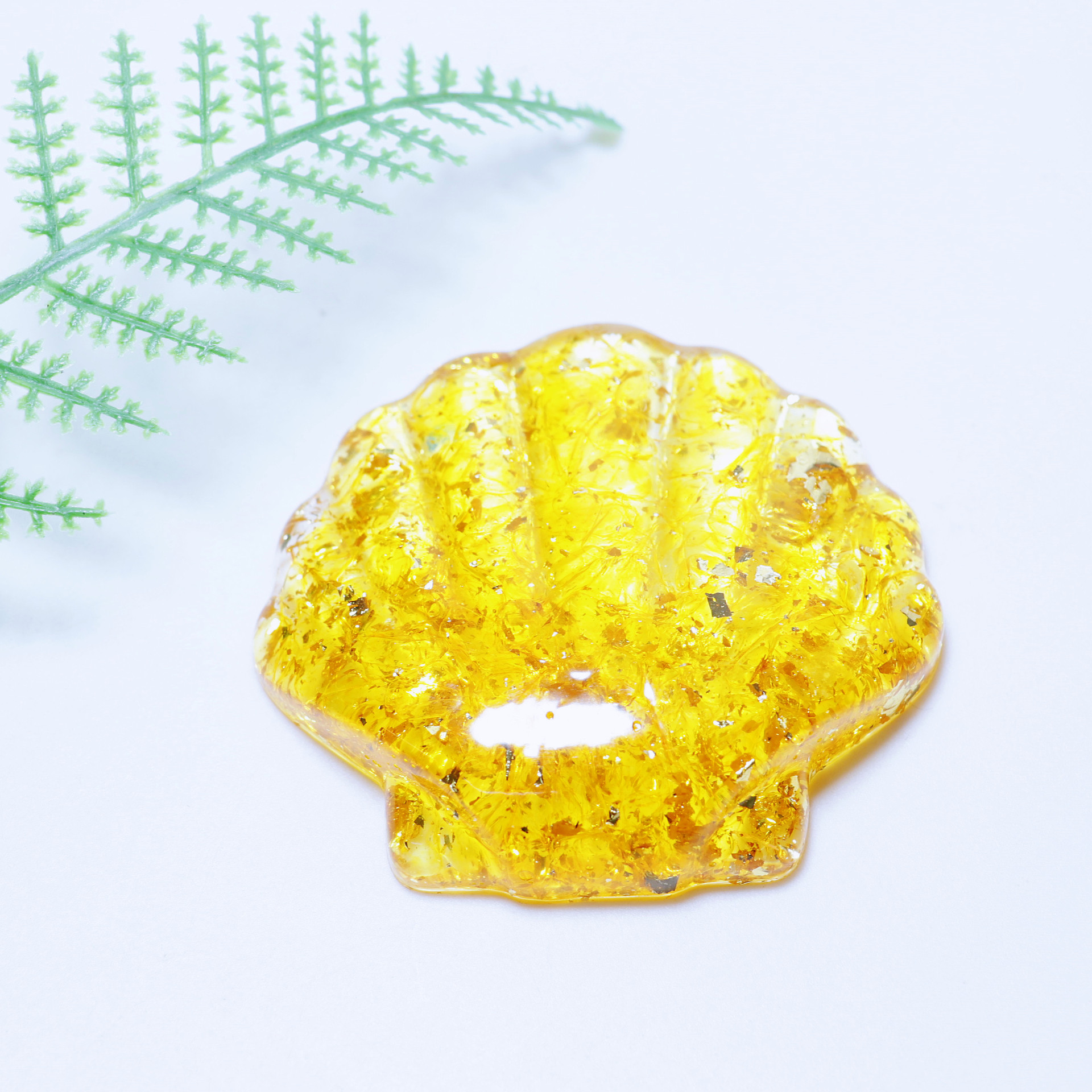 厂家批发水晶树脂贝壳暴力黄水晶粉晶滴胶小摆件吊坠diy礼物