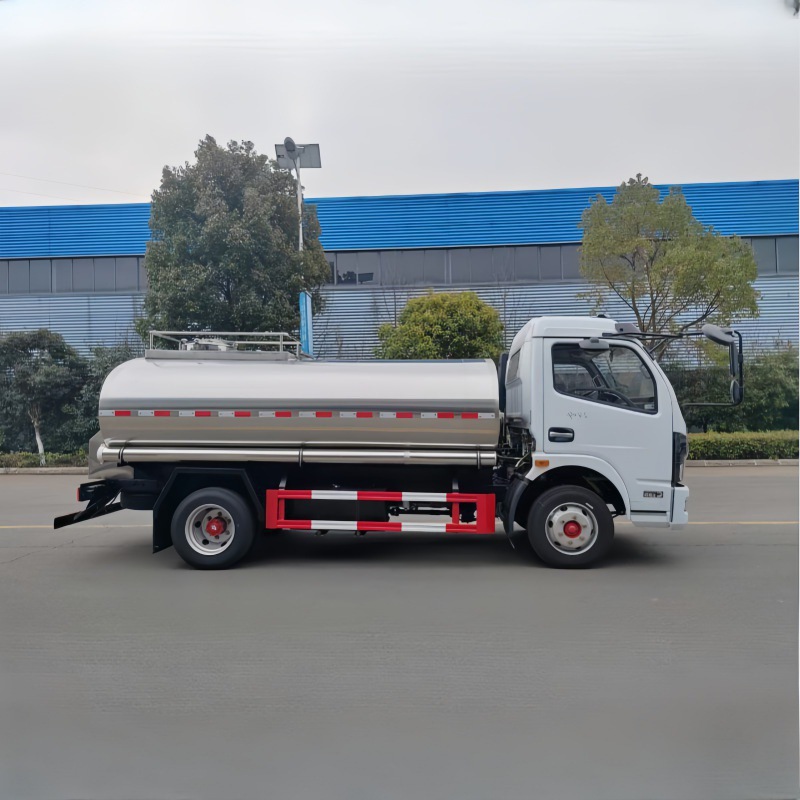 出口哈萨克斯坦东风5方鲜奶运输车食用级不锈钢液体罐式 出口中亚