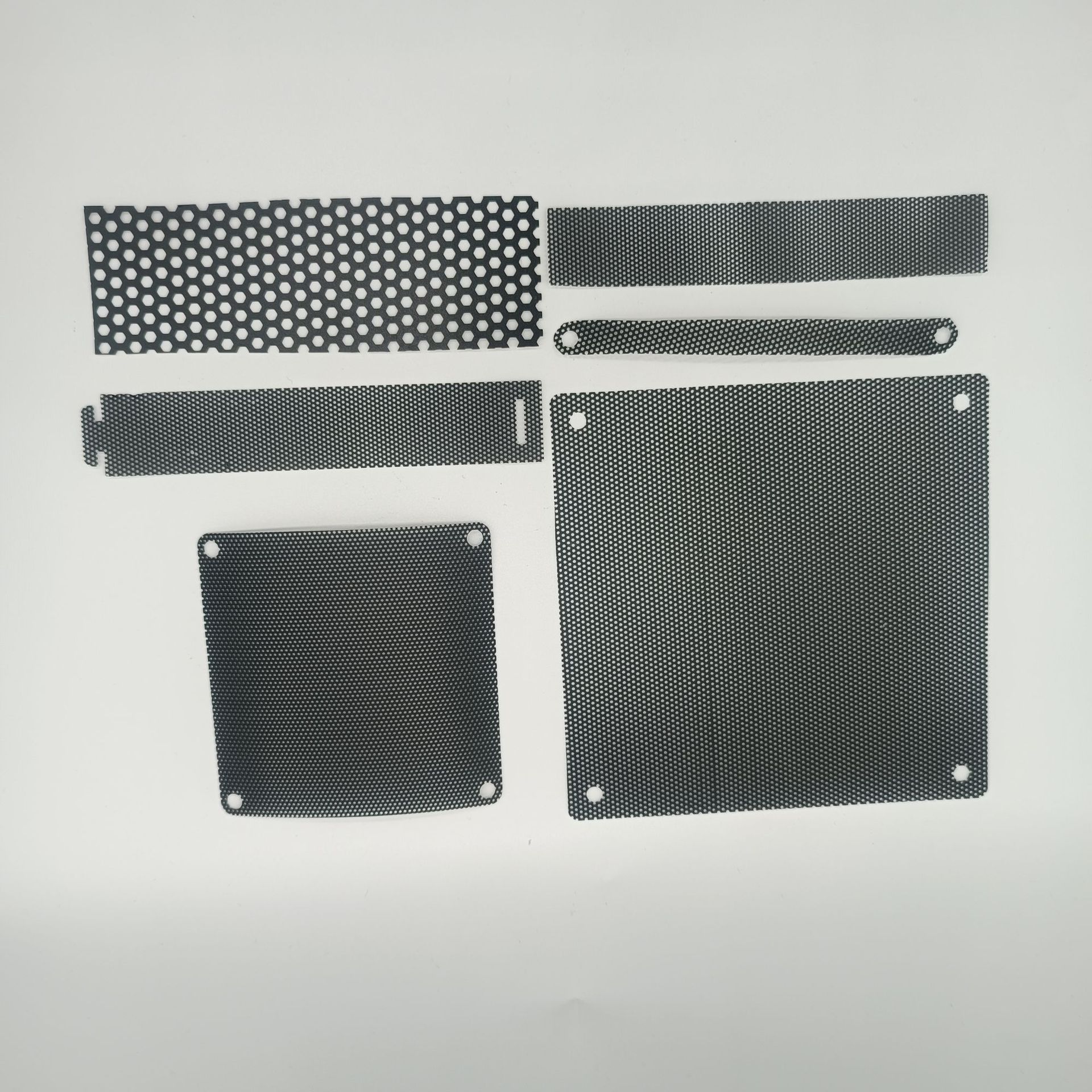 供应pvc防尘网 过滤散热机箱防尘网罩免费拿样pvc音响喇叭防尘网