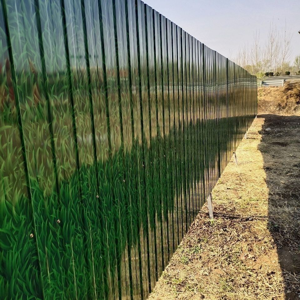 彩钢喷绘印花小草围挡绿色草皮工地草坪墙板彩板钢片铁皮瓦铁皮板