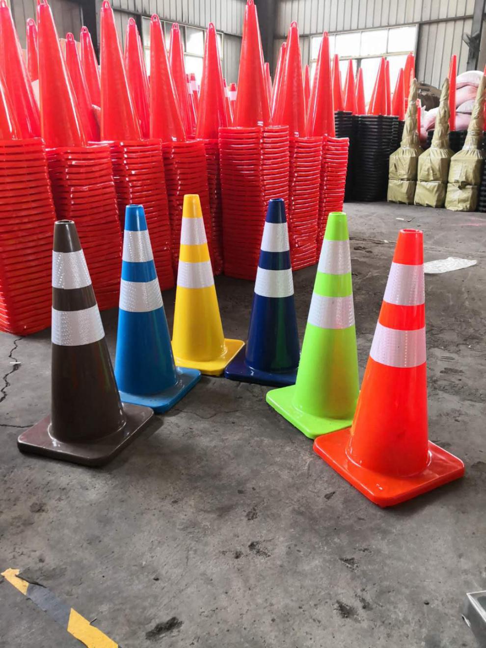 pvc反光路锥道路防撞雪糕筒安全隔离锥70cm施工路障塑料圆形锥桶