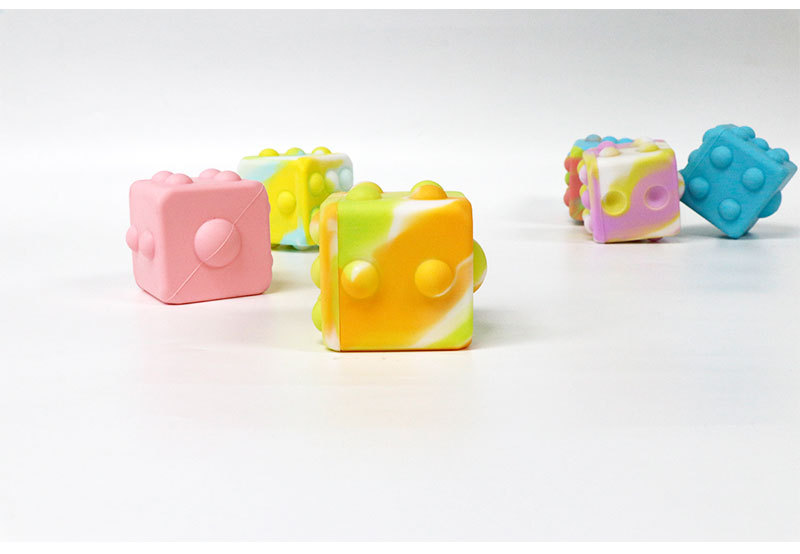 跨境新品硅胶3d解压球pop it灭鼠先锋捏捏球发泄减压魔方骰子玩具