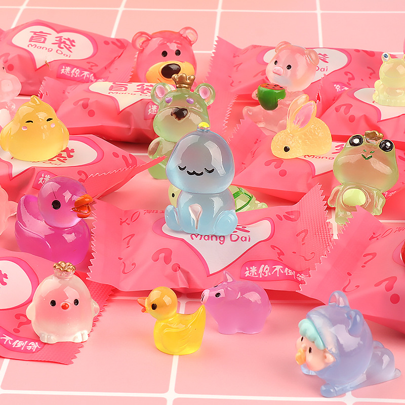 卡通小动物盲袋潮玩盲盒迷你微景观摆件装饰品夜光diy树脂小配件
