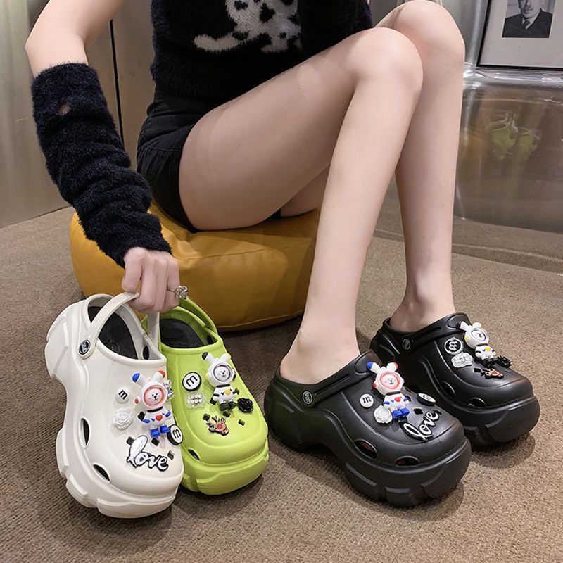 2023 Summer Online Celebrities' Cute Cartoon Closed Toe DIY Hole Shoes Platform Slippers Beach Hole Shoes Women's Outer Wear