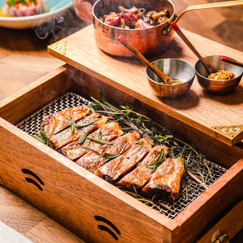 西餐碳烤牛排烟熏木盒创意餐具网红意境菜烟熏牛扒盒烧肉烤鸡木额