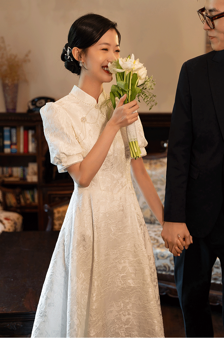 白色领证小白裙登记轻婚纱小礼服订婚旗袍年轻款改良新娘回门便装