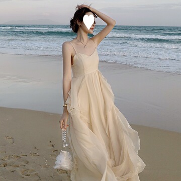 沙滩裙女三亚绝美小裙大理洱海裙子海边拍照衣服超仙度假风连衣裙