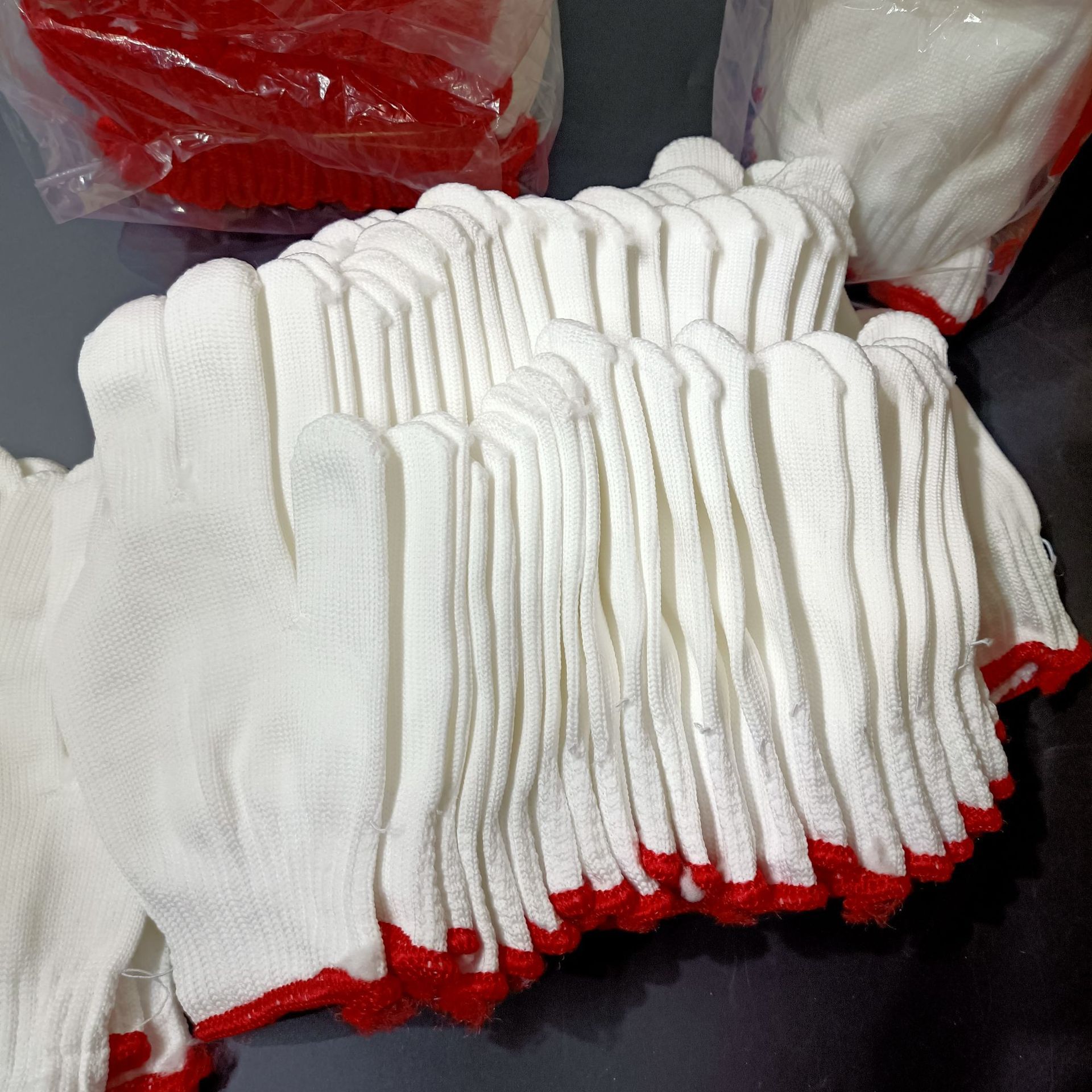 加厚白线手套 尼龙手套 工地手部耐磨防护手套 白色劳保手套 两元