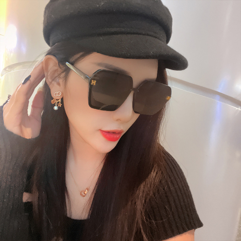 海边墨镜女防紫外线感夏太阳镜2022新款潮气质眼镜时尚网红9919