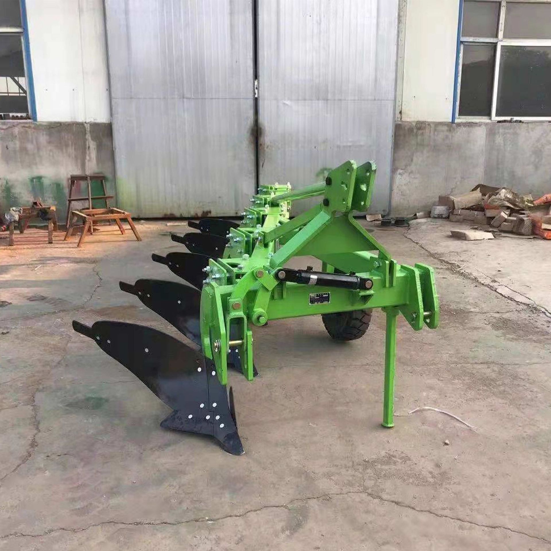 批发出口3铧犁 5铧犁 翻转铧犁 镜面铧式犁 双向栅条犁