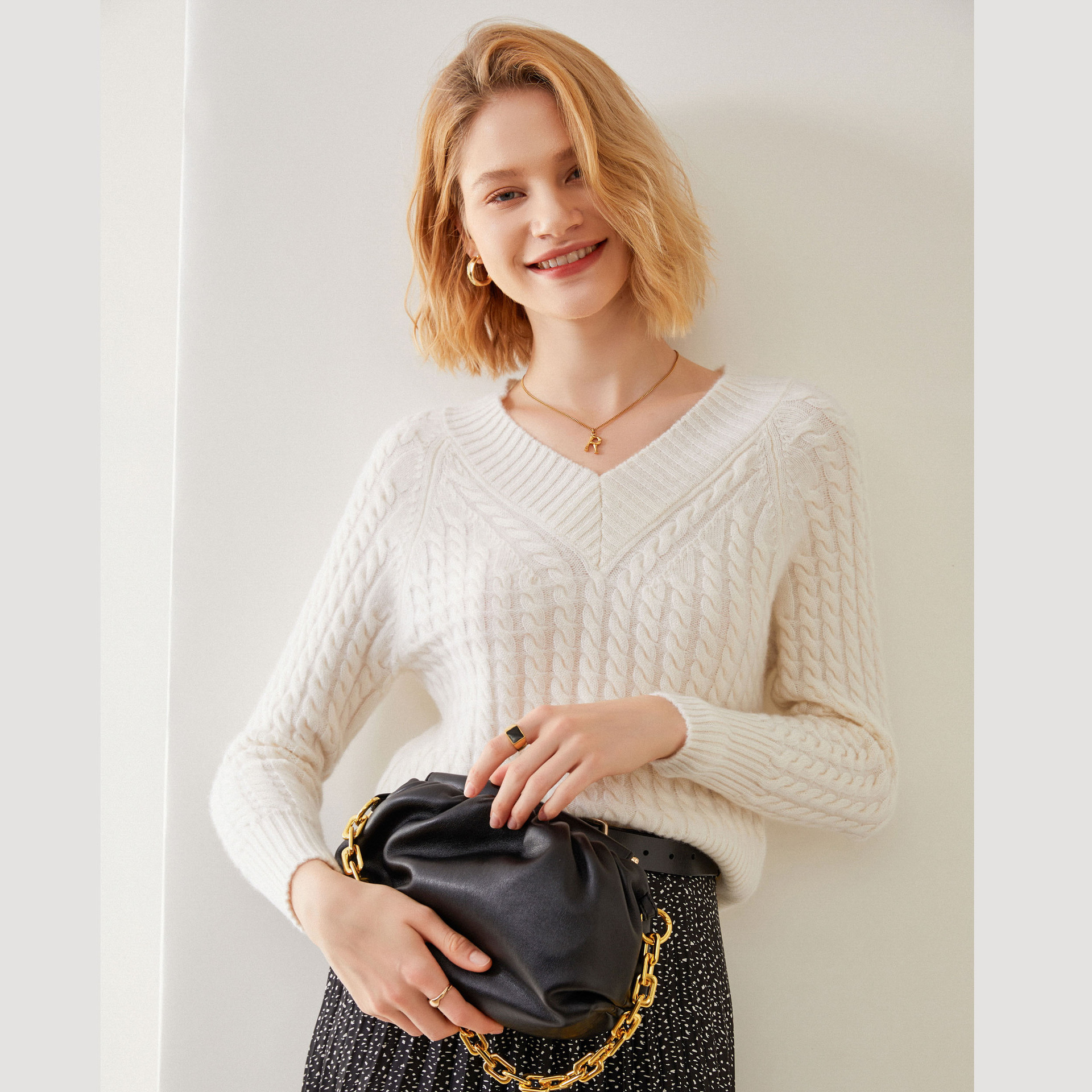 100纯山羊绒衫厚图片