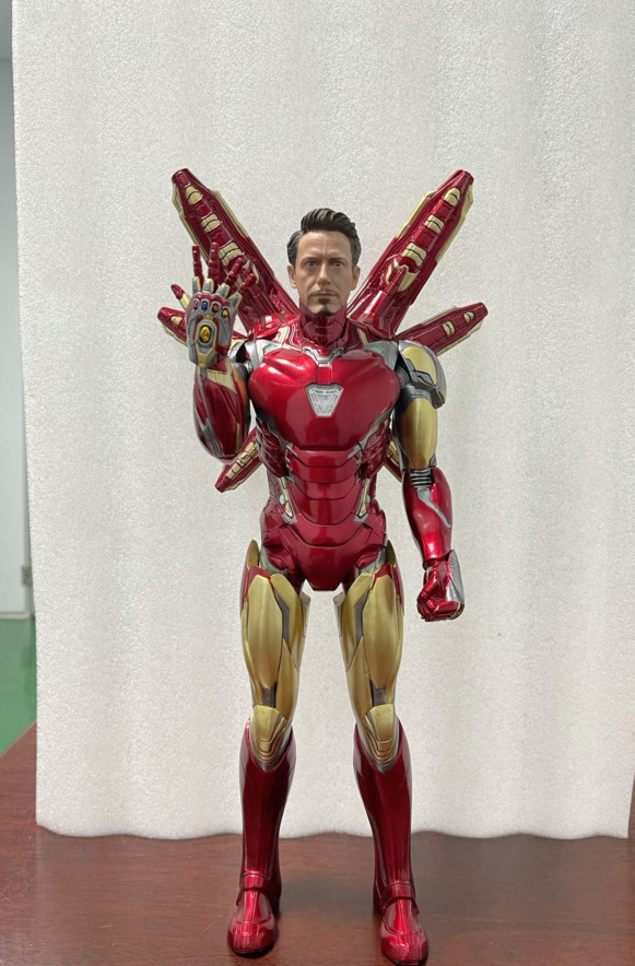 彩盒装材质:规格:高12寸名称:玩具手办批发电影版模型12寸 mk85钢铁侠