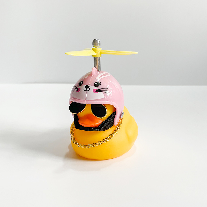 破风鸭小黄鸭摆件十二生肖网红鸭汽车电动车头盔配件装饰品小鸭子