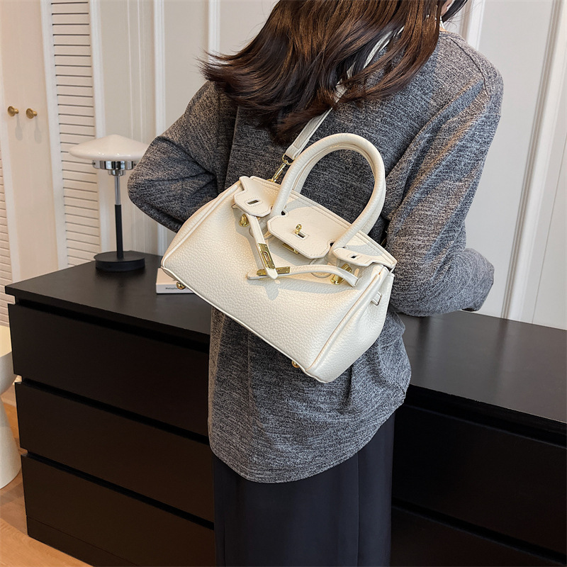 High Sense Fashion Commuter Handbags Women's 2023 New Platinum Kelly Bag Western Style All-Matching Niche Messenger Bag