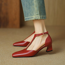 女鞋2024春夏季新款法式复古方头粗跟酒红色羊皮鞋子中跟女士凉鞋