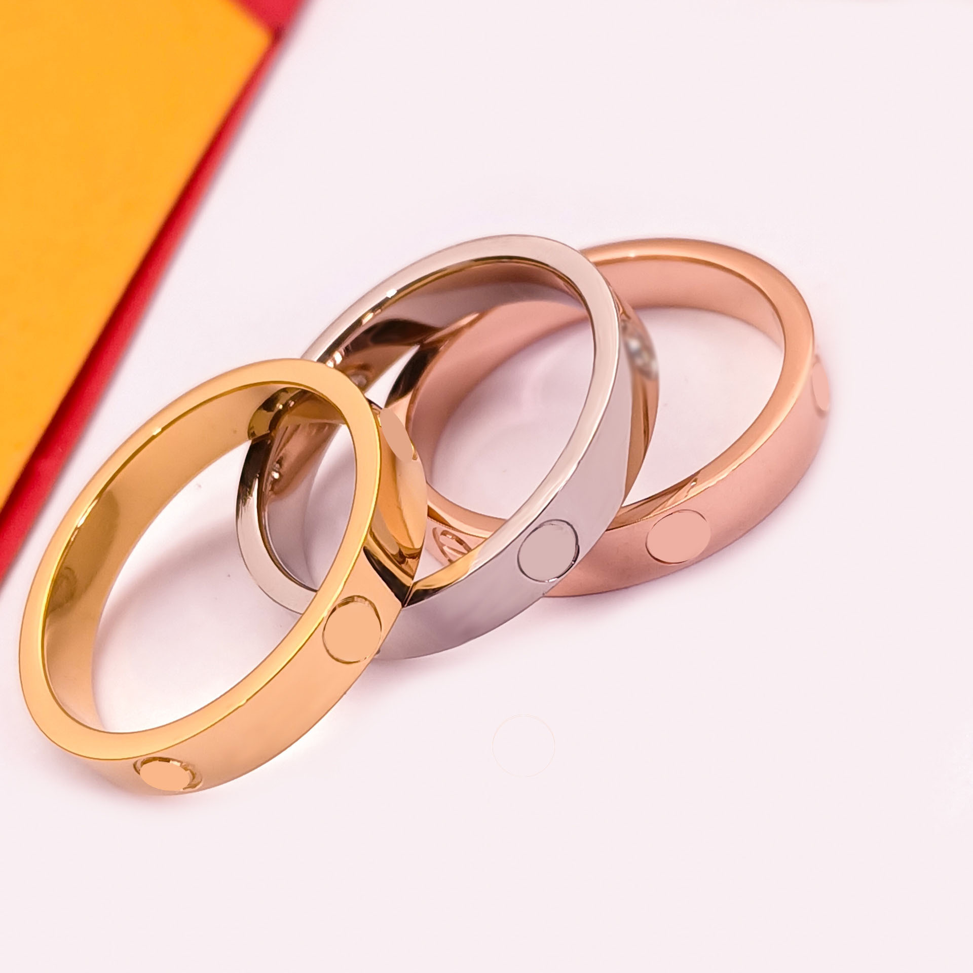 2023 Internet Hot Rhinestones Simple Bracelet Ring Female Titanium Steel No Fading Couple Couple Rings 18K Rose Gold Ring