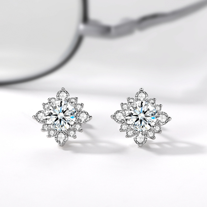 雪花银耳针闪亮亮新品女款耳钉仿真钻石80分耳饰冰凌花白铜镀白金