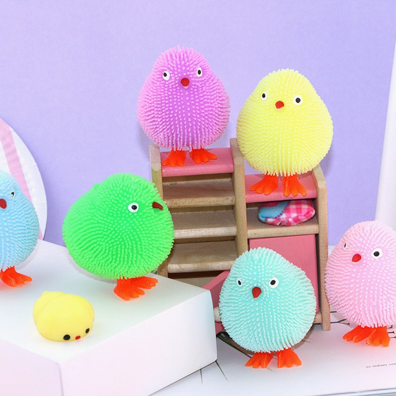 闪光小鸡毛毛球捏捏乐地摊闪光爆款tpr亮灯儿童玩具礼品减压玩具