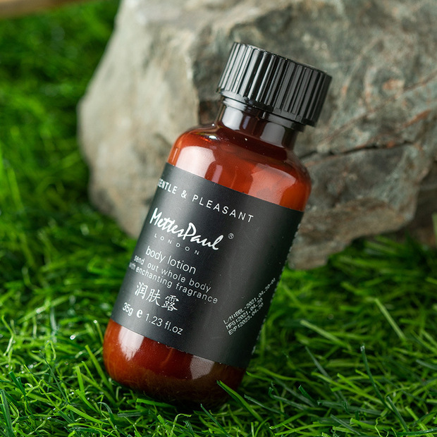 蓝风铃草本精油洗发水沐浴露一次性洗浴用品套装酒店宾馆厂家定制