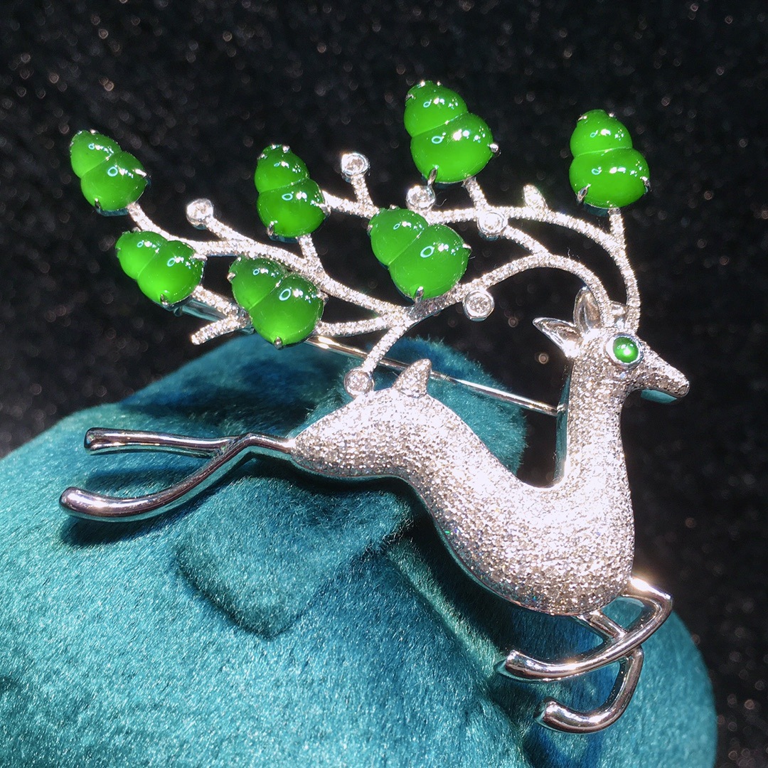 翡翠冰绿鹿胸针77吊坠两用戒指手镯冰种一手a货批发招代理可代发