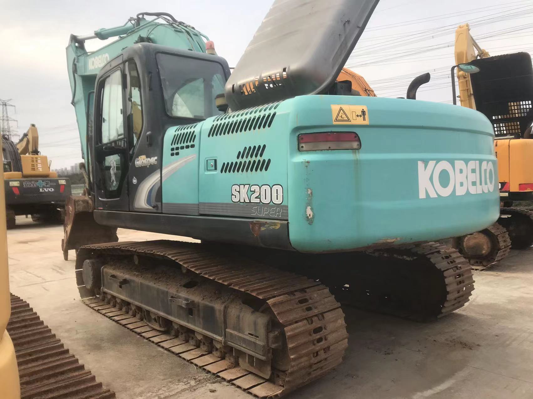 外贸低价出售神钢sk200-6挖机,日产原装,九成新kobelco挖机