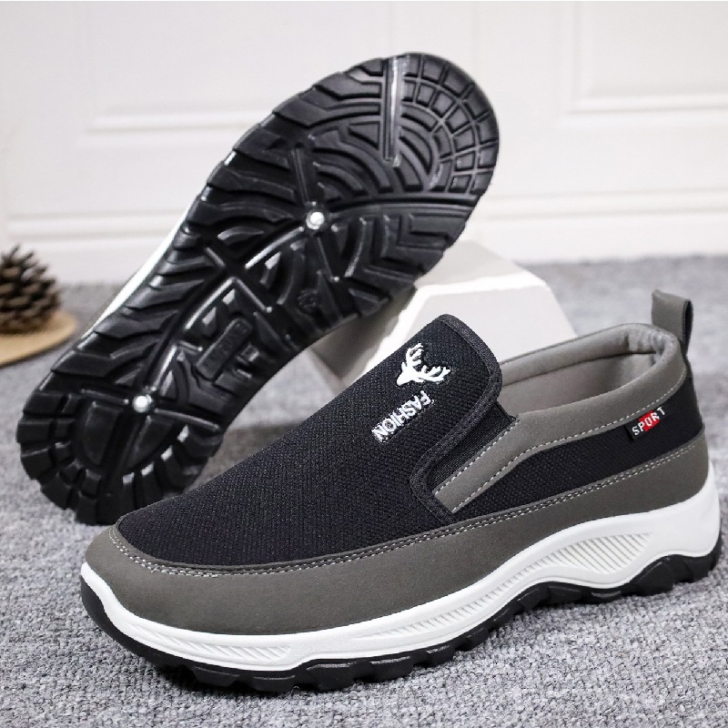 2023 New Old Beijing Cloth Shoes Men's Wholesale Casual Shoes Pumps Generation Non-Slip Wear-Resistant Middle-Aged and Elderly Walking Shoes