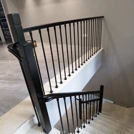 室内轻奢铁艺楼梯护栏陕西喷漆楼梯扶手高颜值楼梯护栏厂家包安装