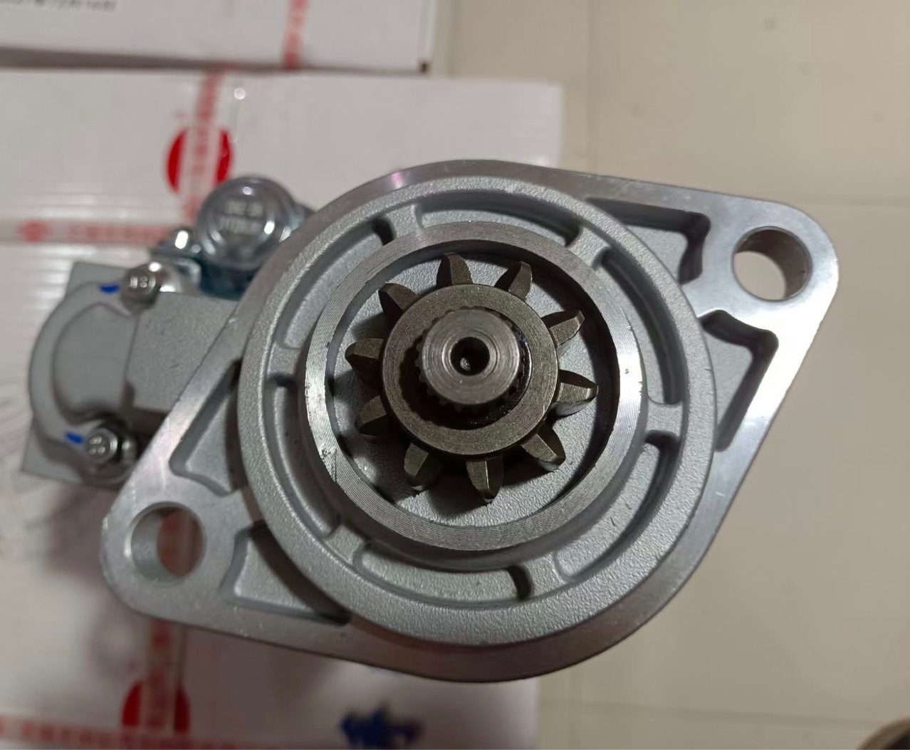 豪沃悍将起动机马达1003992961起动机马达