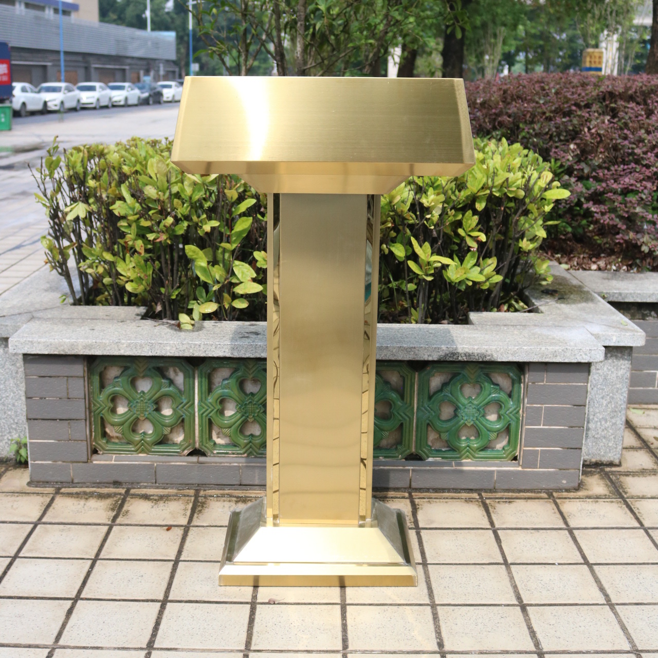 6成交0件相似不锈钢演讲台发言台物业登记台户外迎宾接待台保安礼宾台