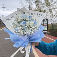 成品碎冰蓝玫瑰花束黑骑士送男友情人节礼物仿真香皂花永生干撸领