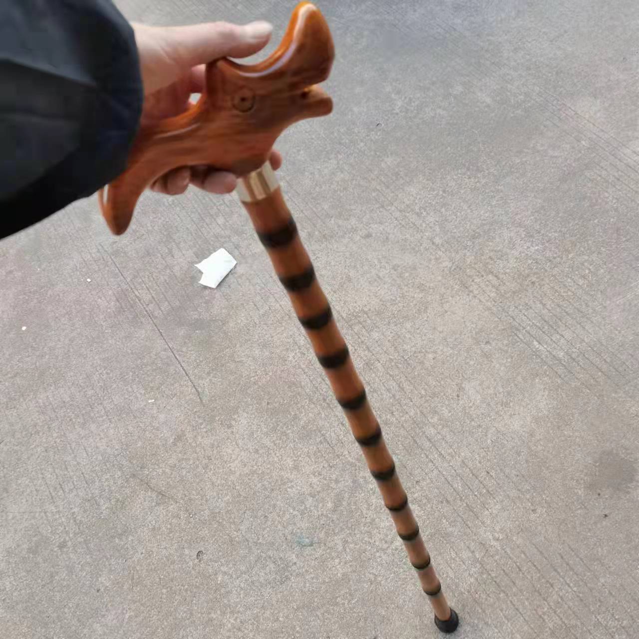 新款竹节龙头拐杖批发老年拐杖登山拐杖批发