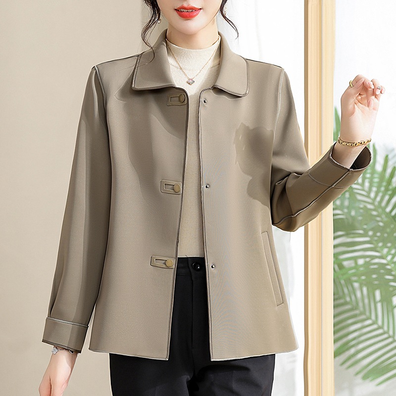 中年妈妈短款风衣外套女2024秋装新款中老年时尚洋气宽松夹克上衣