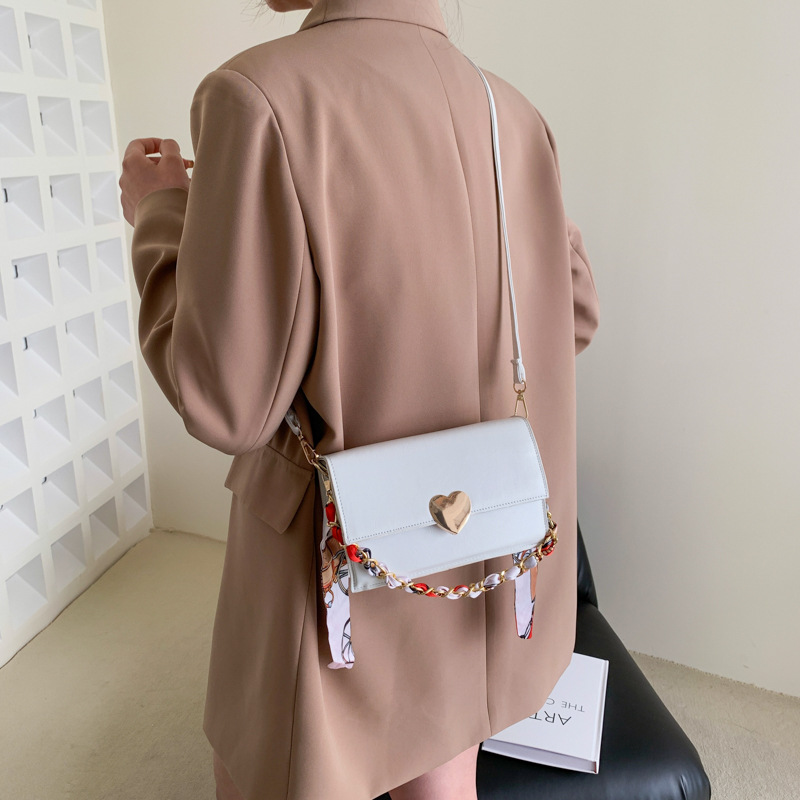 Fashionable One-Shoulder Crossbody Western Style Niche Bag Female 2023 New Trendy Ins Student Korean Style Popular Portable Net Red