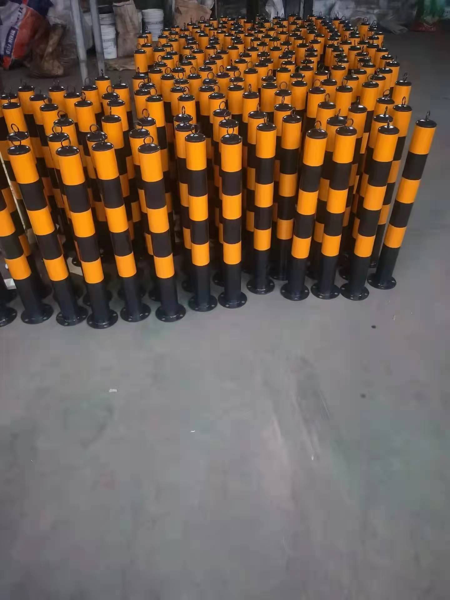 小区反光防撞柱 钢管隔离柱 隔离桩警示柱 警示桩 隔离防护警示柱