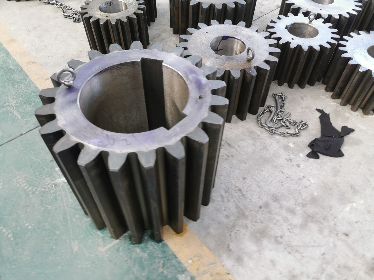 徐州2.2米矿渣球磨机小齿轮,表面高频,调质处理